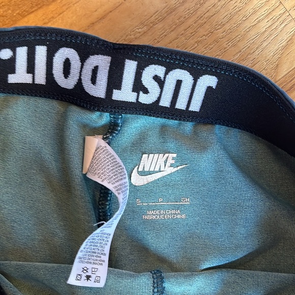 Nike Leggings Bundle - Picture 3 of 6